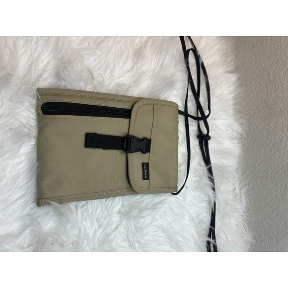 $27 🌙 LL Bean Travel Passport Organizer Wallet Crossbody Khaki Travel Bag - Picture 2 of 4